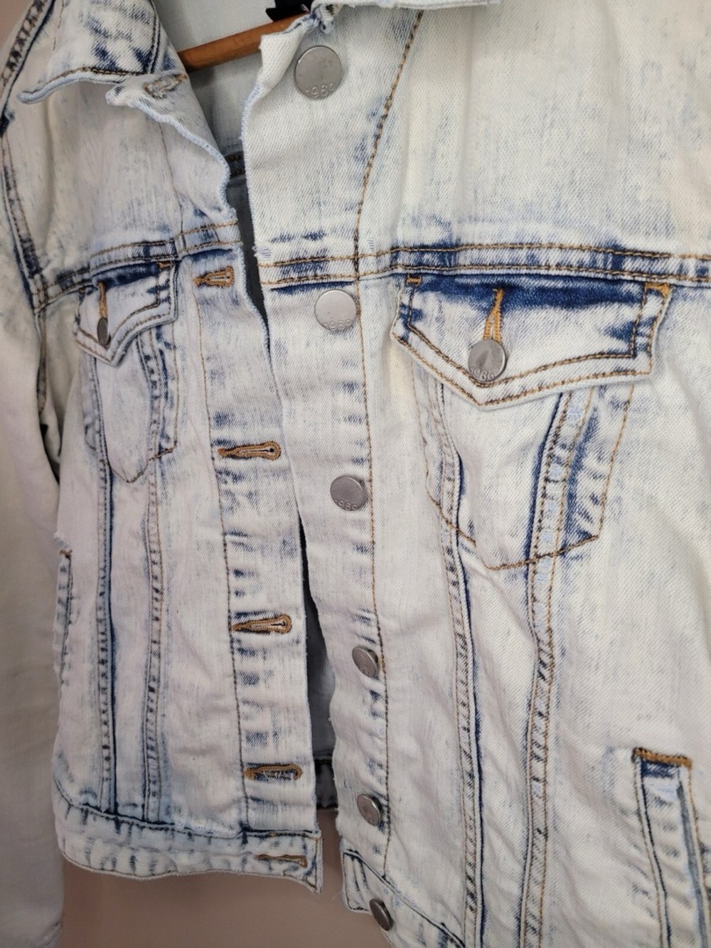 GAP Light Blue Acid-Wash Denim Jacket - Picture 2 of 2